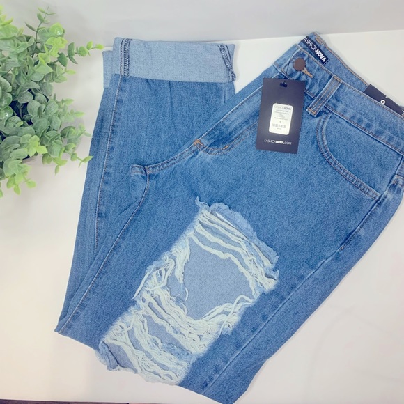 NWT FASHIONNOVA Distressed Boyfriend Jeans - Picture 4 of 7